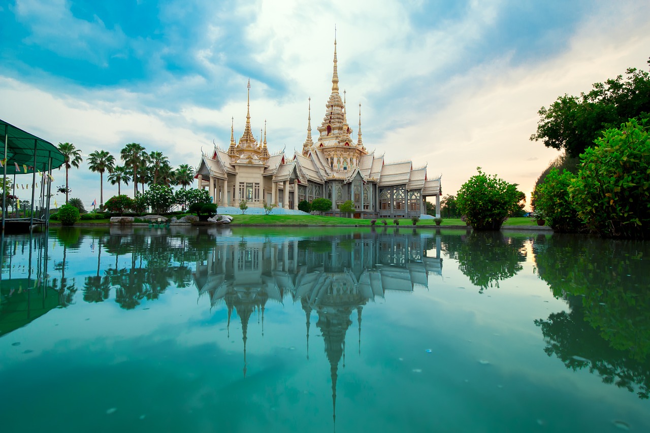 倒霉的林以去寺庙海: 一场意外的灵异之旅